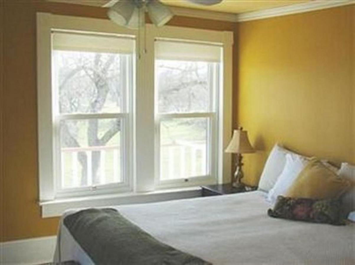 The Peaceful Pelican Llc Palacios Room photo