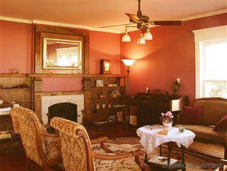 The Peaceful Pelican Llc Palacios Room photo